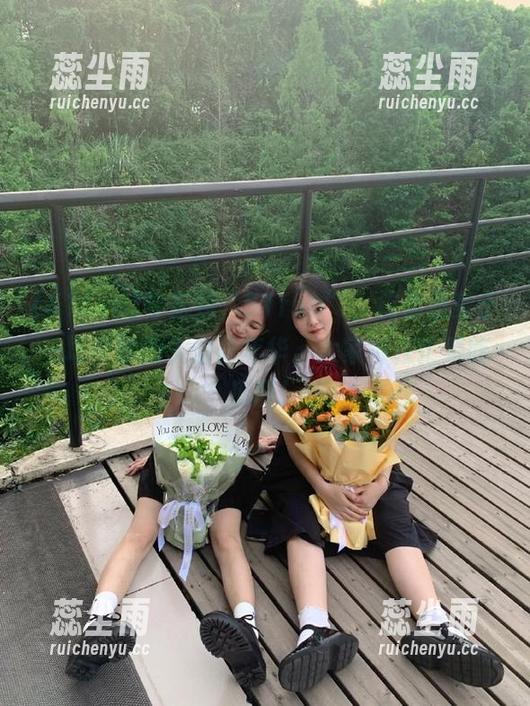 导航到“51fun”，仿佛置身于一场奇妙的大型嘉年华，大家都在忙着吃瓜啊！