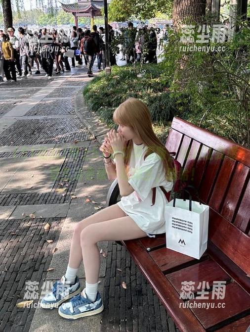 用上51吃瓜苹果版，爆料让我感觉生活更像一场综艺，哈哈！