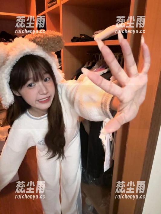 51吃瓜网的资源下载，让我直呼过瘾，像吸了一口新鲜空气，心里那个爽啊