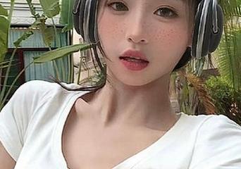 51黑瓜吃料网入口最新：踩上这条瓜道，快来打个卡吧！