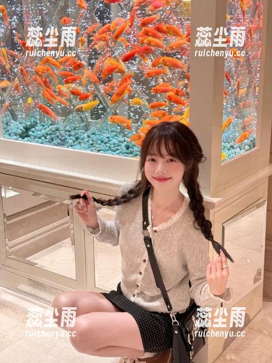 hlw155.ccm一打开就是连环大戏，点开那个链接，前景堪忧啊！