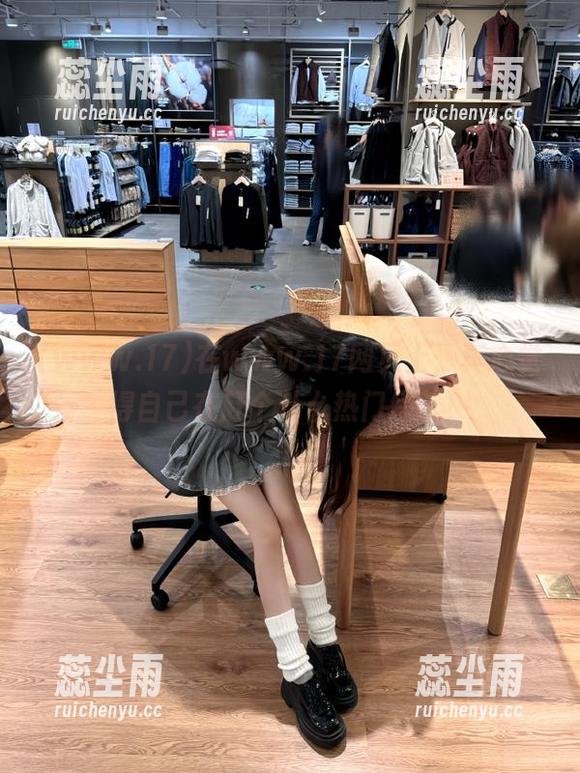 在www.17网页上，真心觉得自己在赶个什么热门综艺！