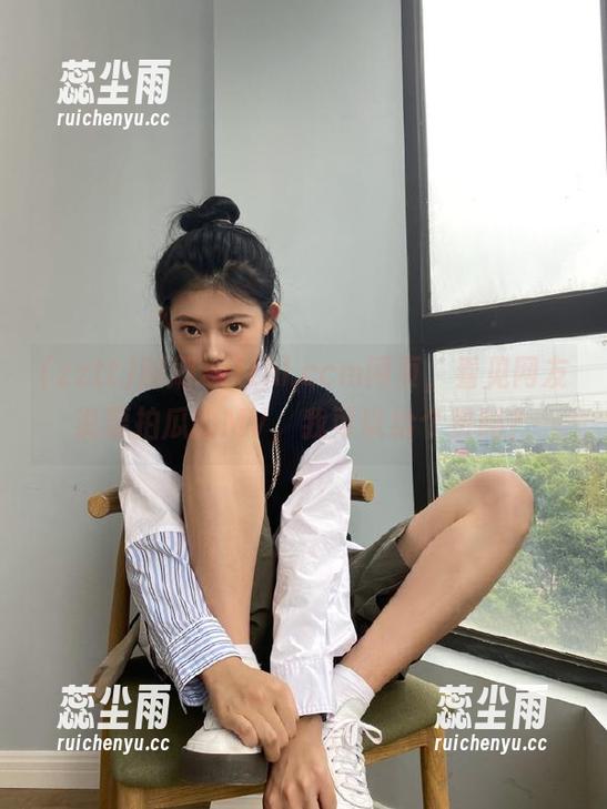 刚刷zztthl.ccm网页，看见网友说要拍瓜的MV，我可以给个赞吗？