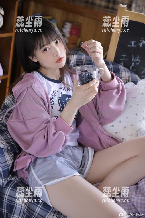 一起吃瓜 一起吃瓜,直达今天的热搜榜单,真是能让人幽怨到深夜啊。