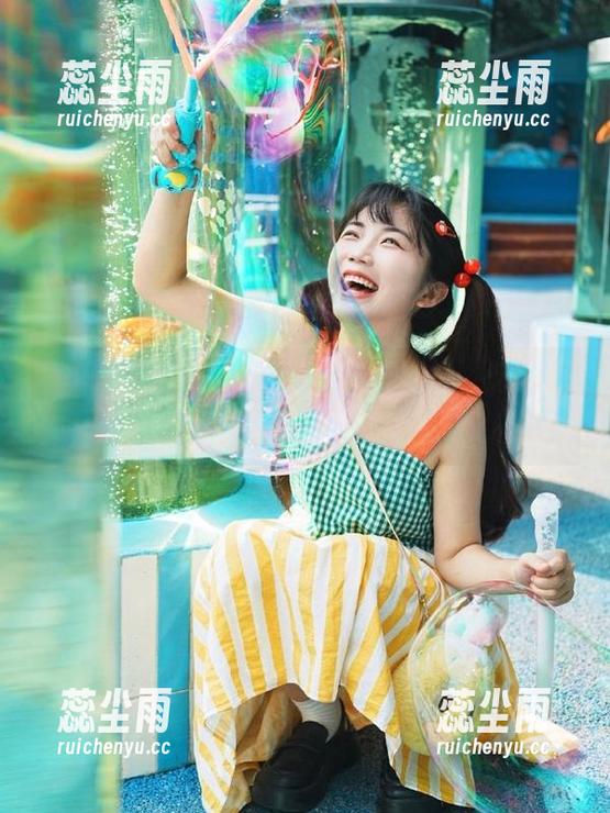 在五一吃瓜粘着地址，想问免费版为何这么可爱？