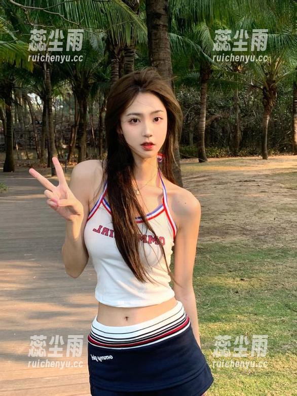 五一吃瓜群众首页，朝阳下的长椅真让人想窝里，那温暖，一瞬间掀起涟漪。