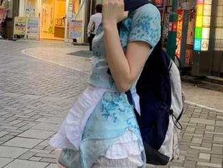 朋友圈变成“吃瓜不打烊”的广告，免费也是福，唉……
