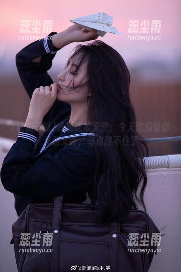 最新吃瓜天堂：今天这瓜切得又脆又香，有点顶不住了