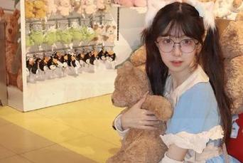 吃瓜网网址的朝阳，如同早晨的露水，滴滴清新又略显青涩。