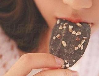 乐在其中，永不迷路，没事就来“吃瓜黑料”溜达，看人事翻云覆雨！
