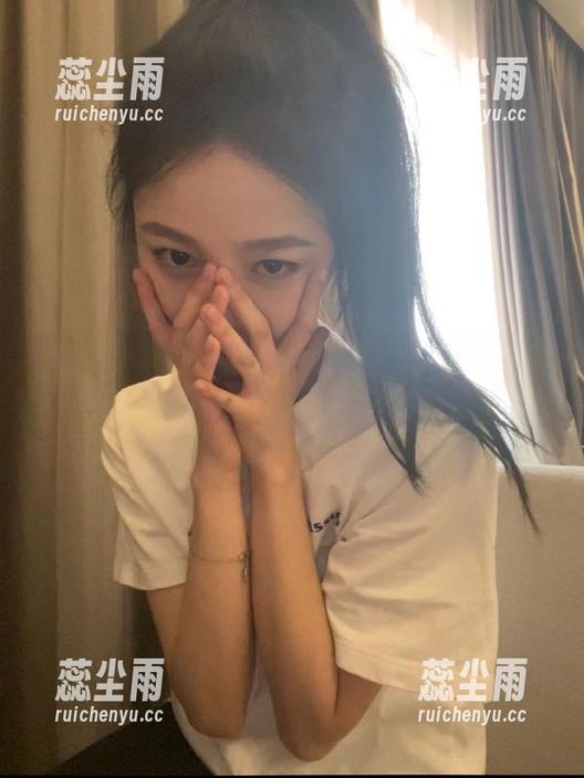 在网曝黑料上，分享我不一定信的谣言，哈哈，瓜吃得咸不咸？