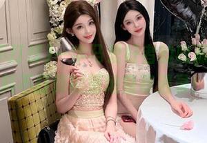 一字马爱好者的收藏品，黑料不打烊的落地窗奇遇录！