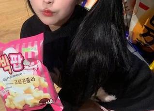 黑料传送门网站，来这里的吃瓜群众心里真的很强大！