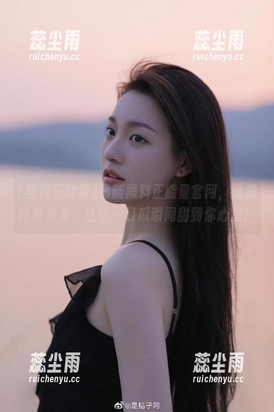 黑料正能量 最新黑料正能量官网,没糖吃没关系,让这一口瓜瞬间甜到你心里!
