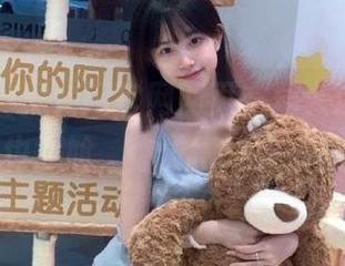 黑料网官网网页布局太迷，配色也尴尬，你觉得难看吗？