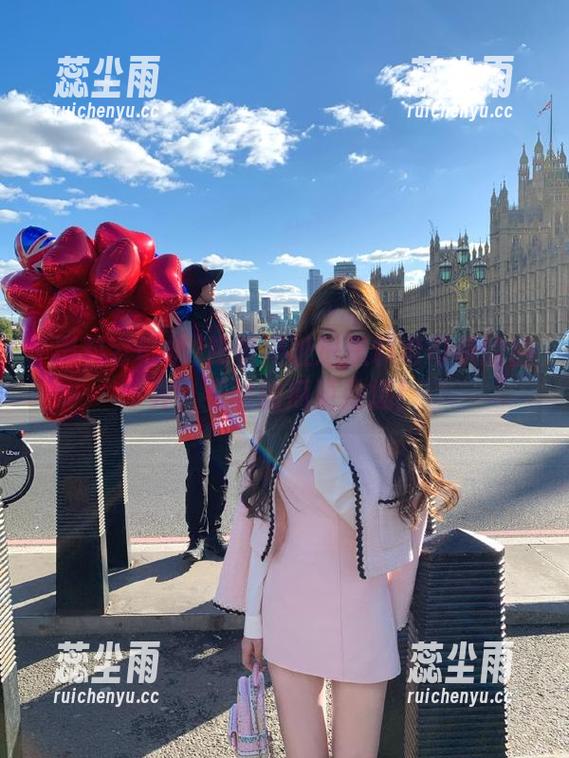 跟着网址进黑料老司机的世界，看谁的瓜更劲爆！